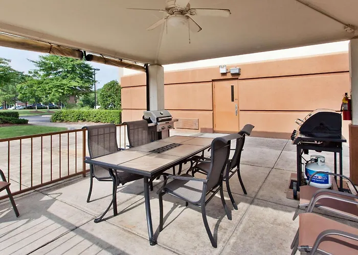 Sonesta Simply Suites Orange County Airport